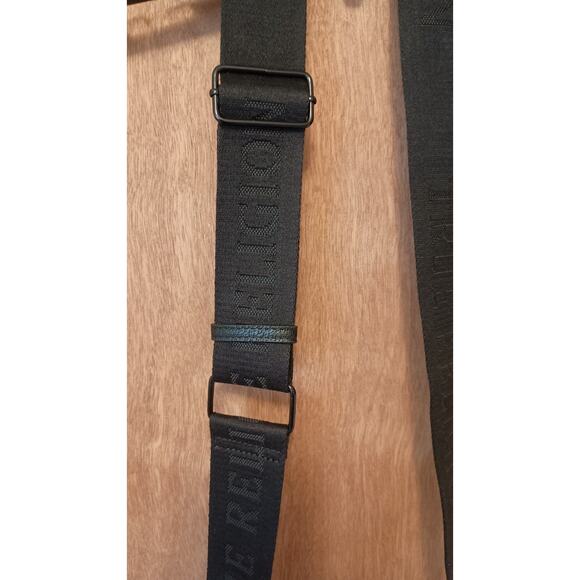 New True Religion Crossbody Shoulder Purse Bag Black Wide Adjustable Logo Strap - Picture 13 of 15